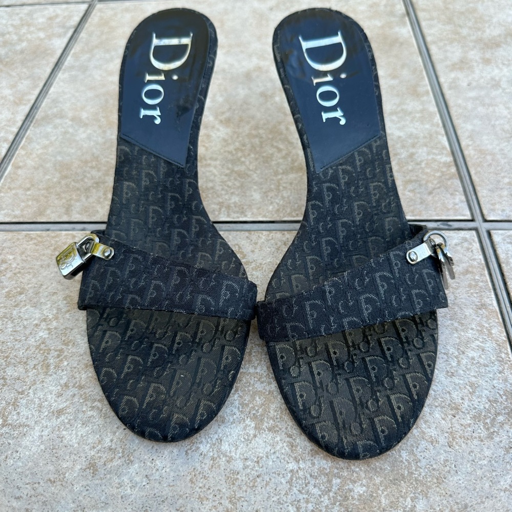 Vintage Dior Lock & Key Heels - Picture 4 of 16